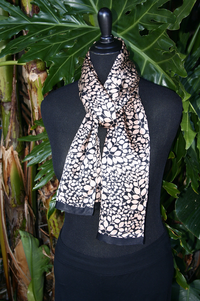 Satin Mekko Scarf